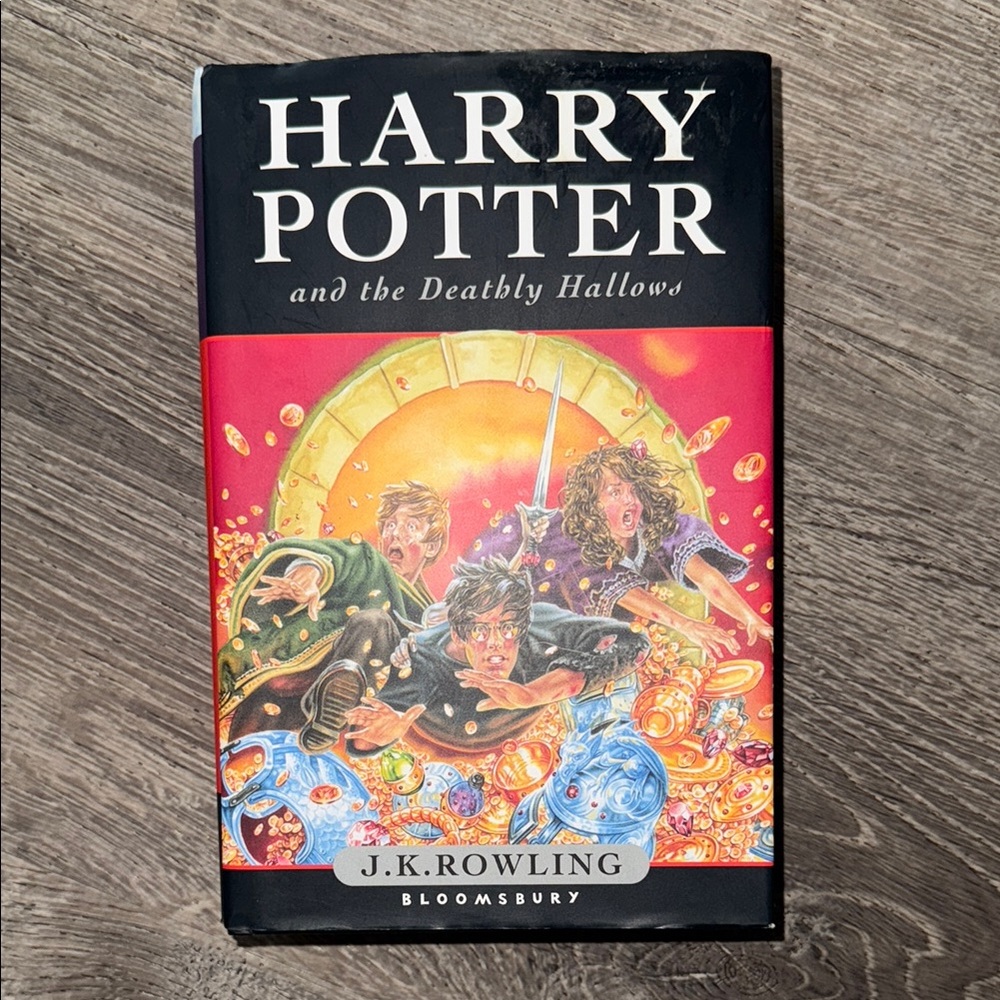 Harry Potter and the Deathly Hallows Hardcover Book